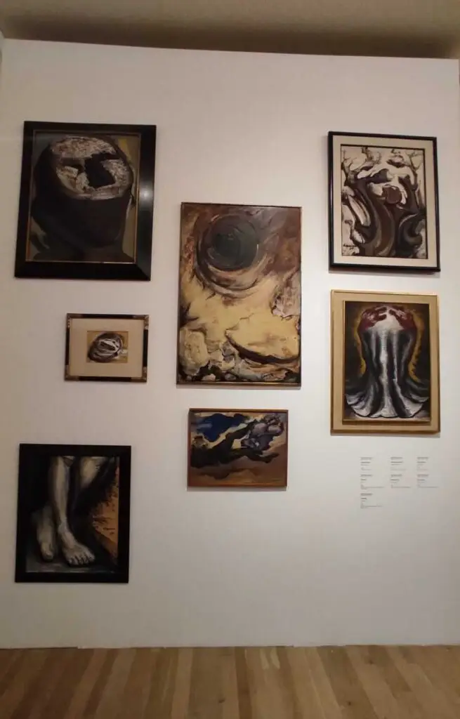 el ídolo caído, cabeza i, sin título, nostalgia espacial, composición