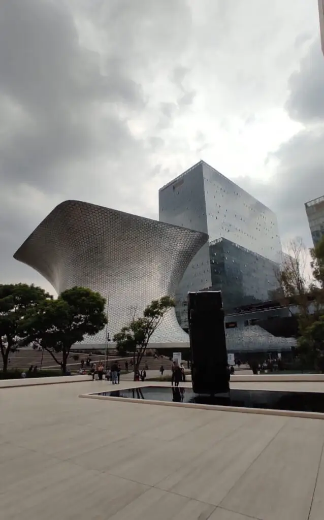 Museo Soumaya arquitectura icónica de la CDMX turismo cultural