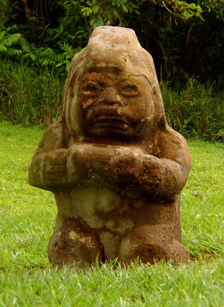 La Abuelita, escultura olmeca de piedra en La Venta