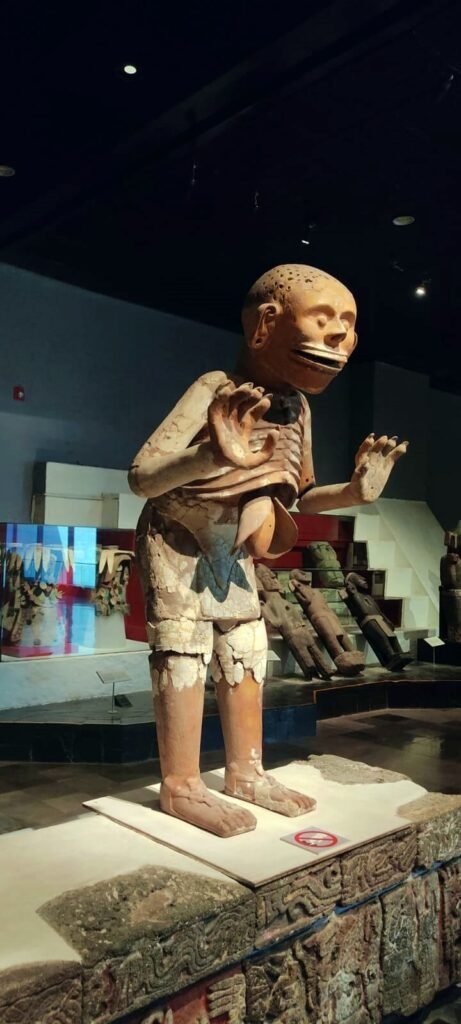 Escultura en barro de Mictlantecuhtli en el Museo del Templo Mayor